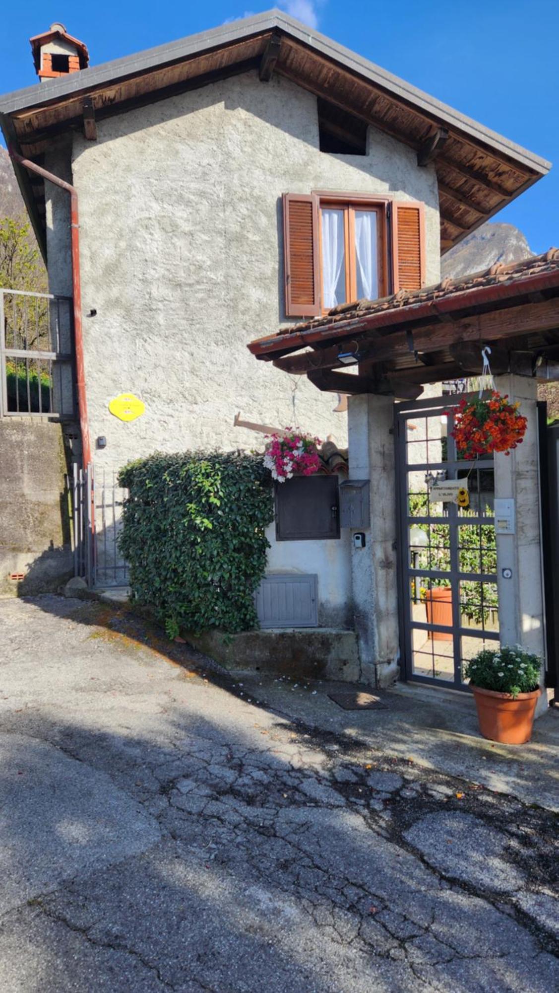 Laura'S Cottage With Lake View, Detached, 5 Kilometers From Varenna Лиерна Екстериор снимка
