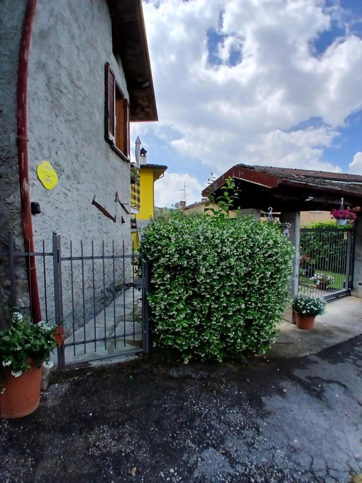 Laura'S Cottage With Lake View, Detached, 5 Kilometers From Varenna Лиерна Екстериор снимка